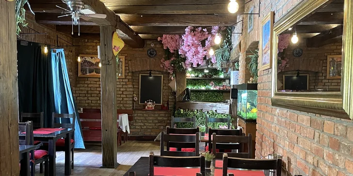 Asijské menu dle výběru až pro 2 osoby: Pho Bo, Kung-pao, Bún chả i dezert