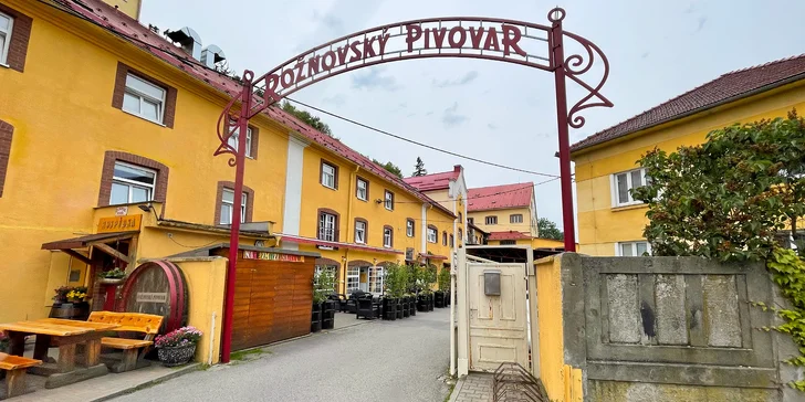 Letní péče v Rožnově: relax v pivních nebo mořských lázních, pekáč dobrot i ubytování se snídaní pro 2 osoby