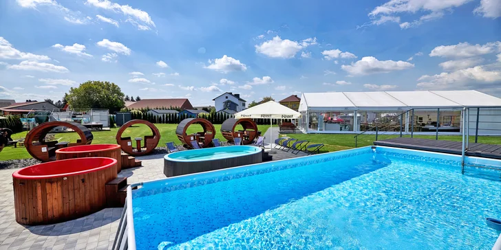 Rodinný pobyt u Energylandie: domek pro 6 osob, wellness zóna a vstup do zábavního Fantazja Parku
