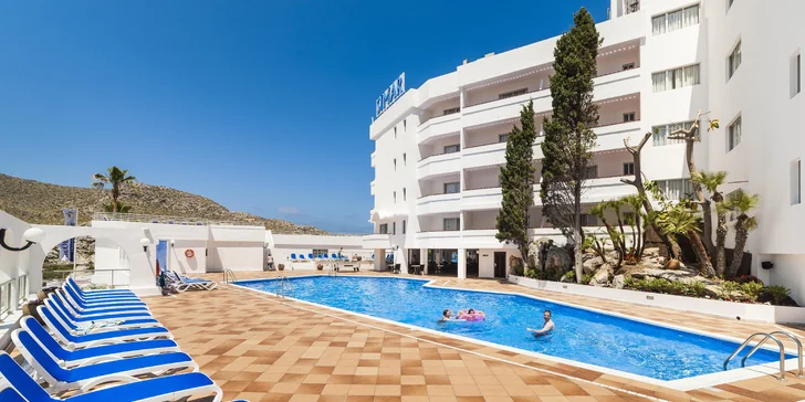 Mallorca letecky: 3* hotel přímo u moře, all inclusive, bazén, denní animační program i diskotéka