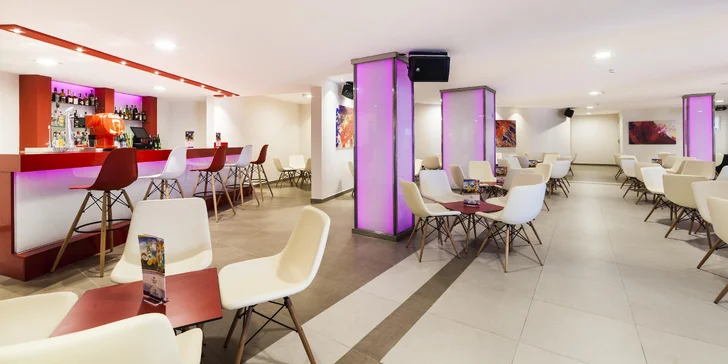 Mallorca letecky: 3* hotel přímo u moře, all inclusive, bazén, denní animační program i diskotéka