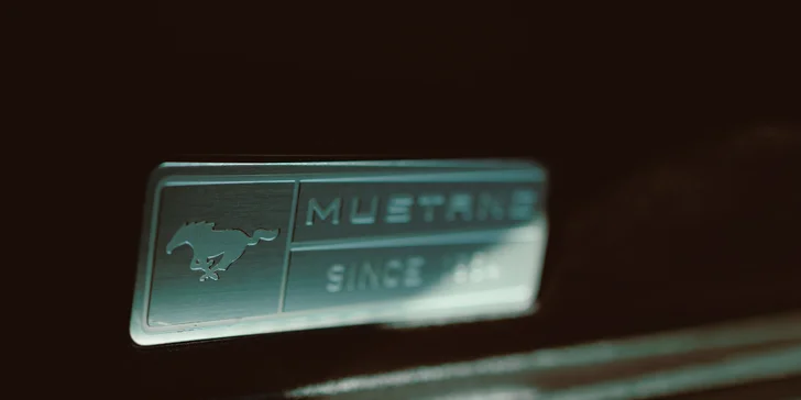 Legendární americký Ford Mustang nebo Dodge Challenger: 24 hod. i prodloužený víkend