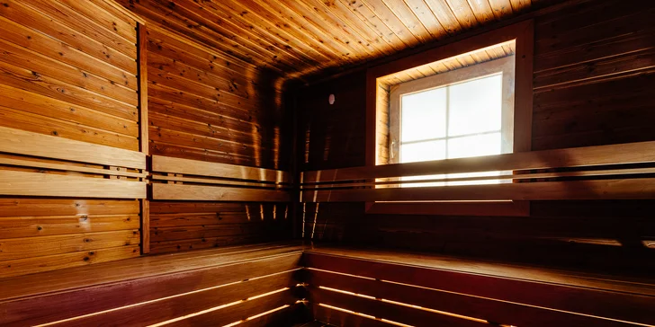 Skvělý odpočinek pro páry i rodiny: snídaně a relax v bazénech a saunách