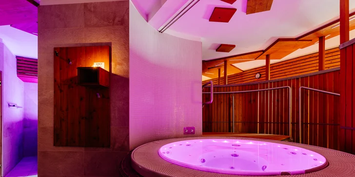 Skvělý odpočinek pro páry i rodiny: snídaně a relax v bazénech a saunách