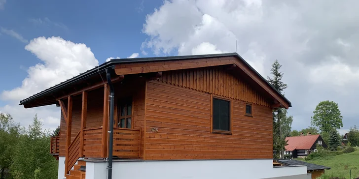 Nový apartmán v Jizerkách: wellness, pivní pípa, terasa i kuchyňka