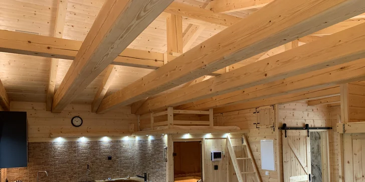 Nový apartmán v Jizerkách: wellness, pivní pípa, terasa i kuchyňka