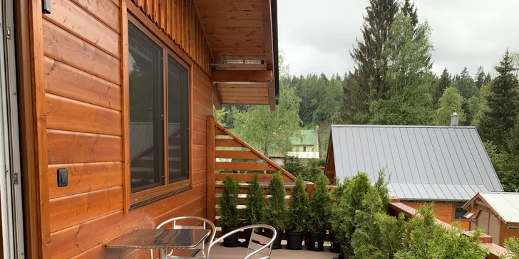 Nový apartmán v Jizerkách: wellness, pivní pípa, terasa i kuchyňka