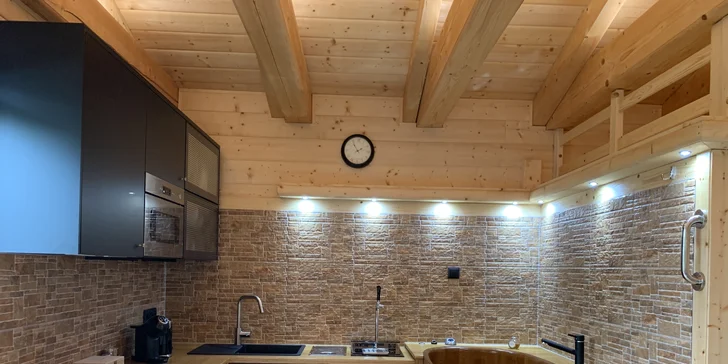 Nový apartmán v Jizerkách: wellness, pivní pípa, terasa i kuchyňka