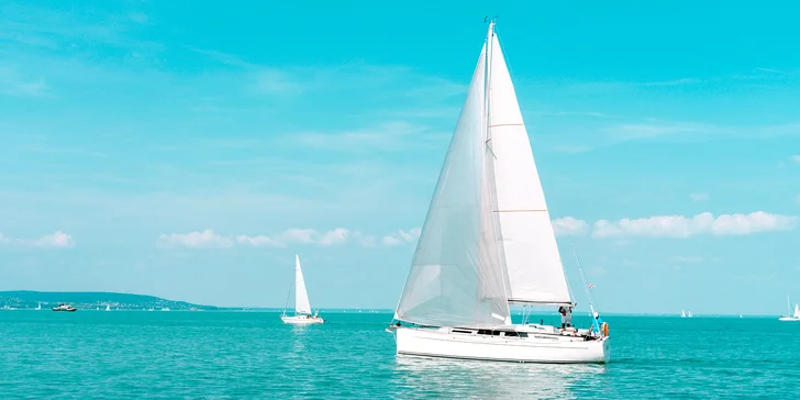 Na 1 den k Balatonu: vyhlášené letovisko Balatonalmádi, dooprava busem tam i zpět