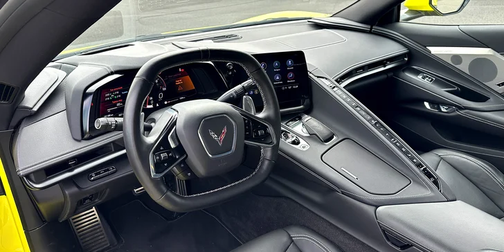 Žluté žihadlo Chevrolet Corvette C8: spolujízda i řízení v délce 15–60 min.