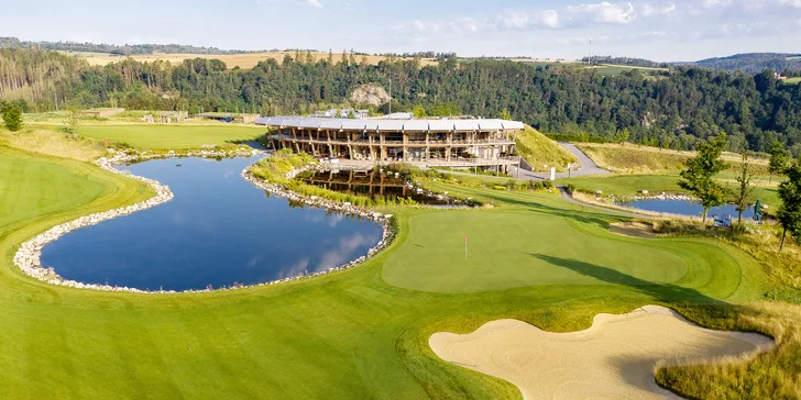 Pobyt v luxusním Panorama Golf Resortu v Posázaví se snídaní i neomezeným vstupem do wellness