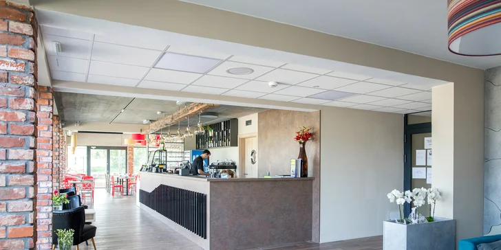 Příjemný resort u Baltu: plná penze, denně vířivka a sauna, děti do 6,9 let zdarma