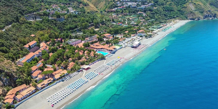 Letecky na Sicílii: Hotel u pláže, all inclusive, sportovní vyžití i bazén