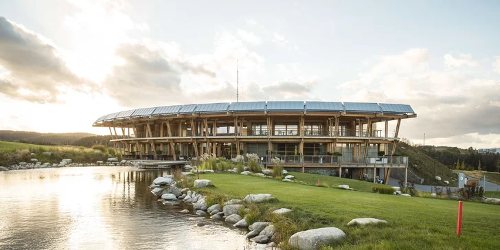 Pobyt v luxusním Panorama Golf Resortu v Posázaví se snídaní i neomezeným vstupem do wellness