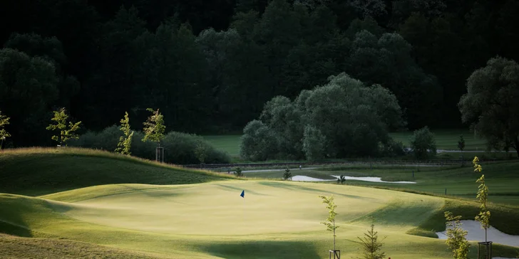 Pobyt v luxusním Panorama Golf Resortu v Posázaví se snídaní i neomezeným vstupem do wellness