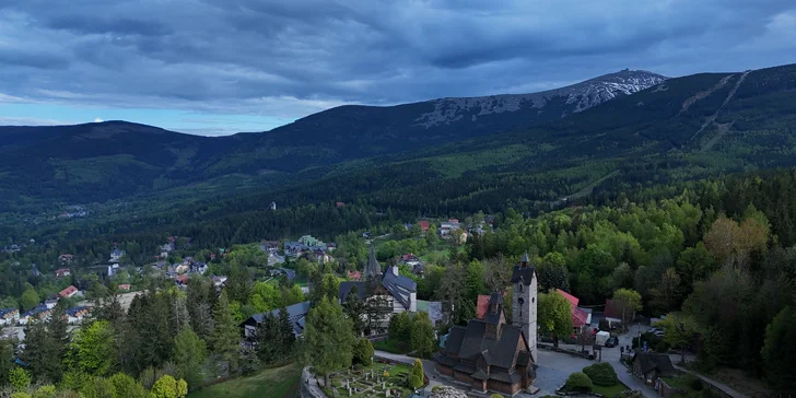 Pobyt v Karpaczi: hotel hned u známého kostela Wang, snídaně či polopenze a wellness