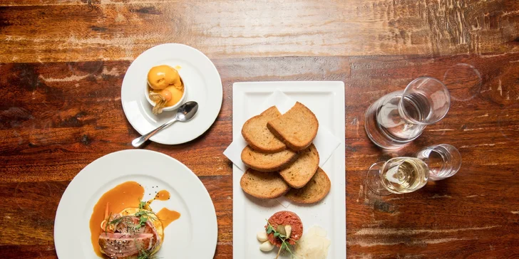 Tříchodové menu s pravou argentinskou svíčkovou nebo steakem z tuňáka a welcome drink pro dva