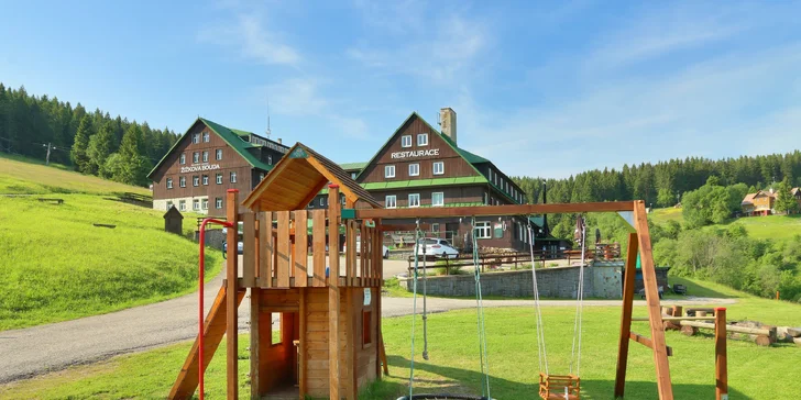 Horský hotel v Peci pod Sněžkou: uprostřed přírody, u turistických tras a se snídaní