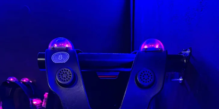 Adrenalin a zábava až pro 8 hráčů: laser game v pardubické aréně vč. nápojů a popcornu