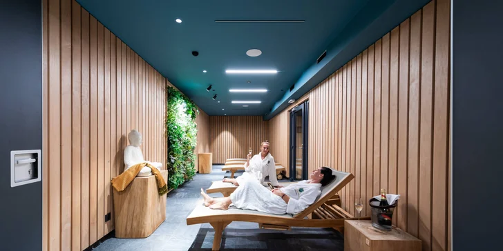Pobyt v luxusním Panorama Golf Resortu v Posázaví se snídaní i neomezeným vstupem do wellness