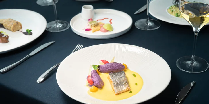 Luxusní 5chodové menu v Žižkovské věži: foie gras, siven, kachní prsa a signature cocktail