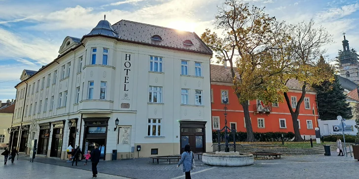 Romantický pobyt v centru barokního Győru: stylové pokoje, snídaně a děti do 1,99 let zdarma