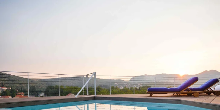 Dovolená u Dubrovníku: hotel kousek od pláže, snídaně i střešní bazén