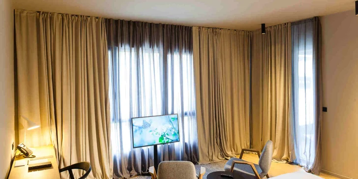 Dovolená u Dubrovníku: hotel kousek od pláže, snídaně i střešní bazén