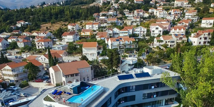 Dovolená u Dubrovníku: hotel kousek od pláže, snídaně i střešní bazén