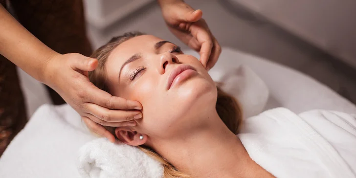 Kosmetické balíčky: základní nebo i masáží či anti-aging ošetřením