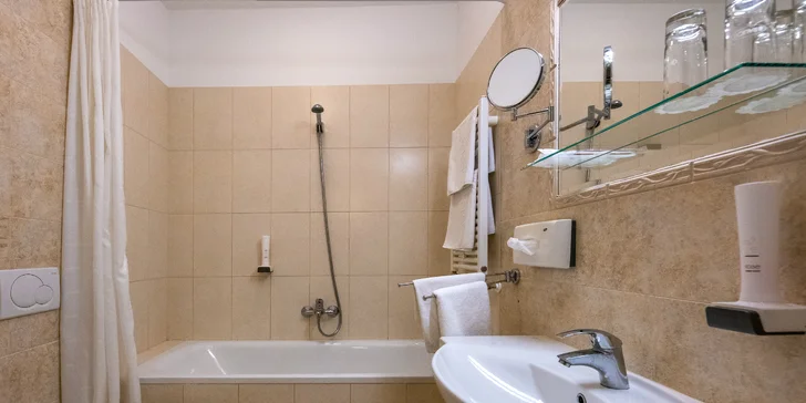 Pohodová dovolená v Maďarsku: 4* hotel nedaleko jezera, polopenze, wellness i karta výhod