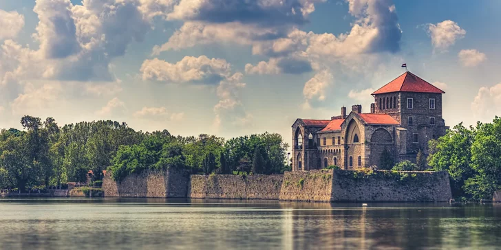 Pohodová dovolená v Maďarsku: 4* hotel nedaleko jezera, polopenze, wellness i karta výhod