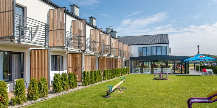 Příjemný resort u Baltu: plná penze, denně vířivka a sauna, děti do 6,9 let zdarma