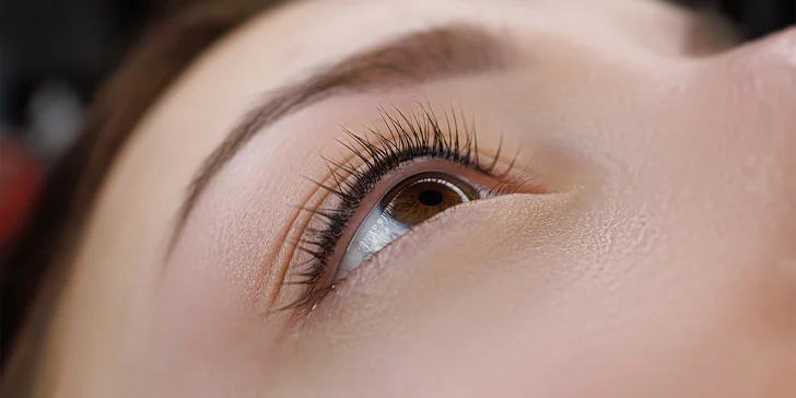 Perfektní make-up za každé stiuace: permanentní oční linky, obočí dle výběru i rty