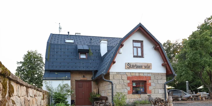 Historická vila u přehrady Les Království a blízko Dvora Králové, snídaně v ceně