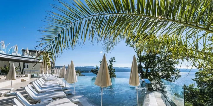 Chorvatská Opatija: 3* hotel přímo na promenádě, polopenze, infinity bazén