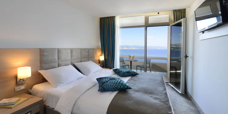 Chorvatská Opatija: 3* hotel přímo na promenádě, polopenze, infinity bazén