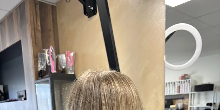 Kadeřnický servis pro všechny délky vlasů: střih, melír a styling v salonu v Opavě