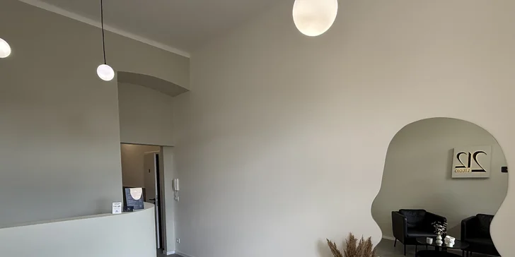 Permanentní make-up meziřasové linky, rtů či obočí pudrovou metodou