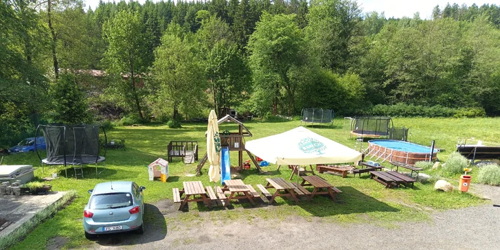 Letní pohoda pod Tanvaldským špičákem: penzion s bazénem a snídaněmi, túry i cyklovýlety