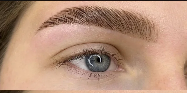 Dopřejte si oslnivý pohled: úprava obočí vč. barvení, lash lifting i laminace