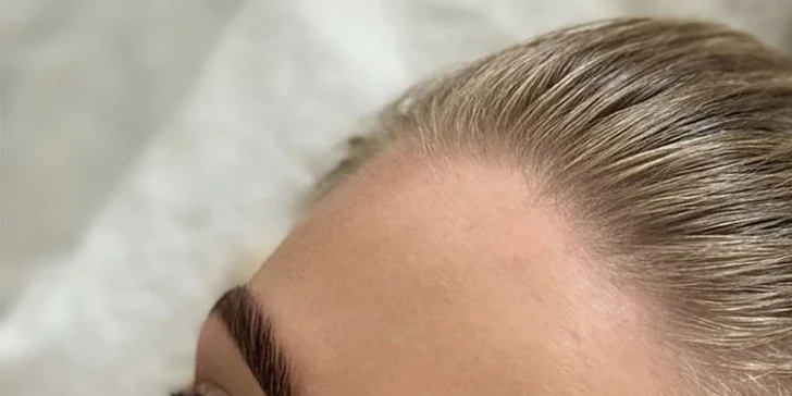 Dopřejte si oslnivý pohled: úprava obočí vč. barvení, lash lifting i laminace