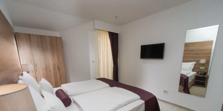 Makarská riviéra: 4* hotel se snídaní, polopenzí či plnou penzí, 3 minuty od pláže