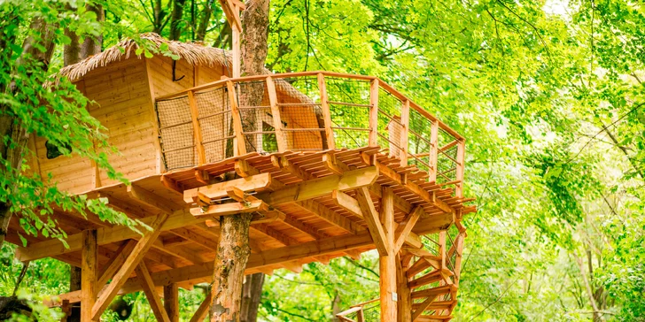 Romantika i dobrodružství: domek v korunách stromů a snídaně, 4 km od Ještědu