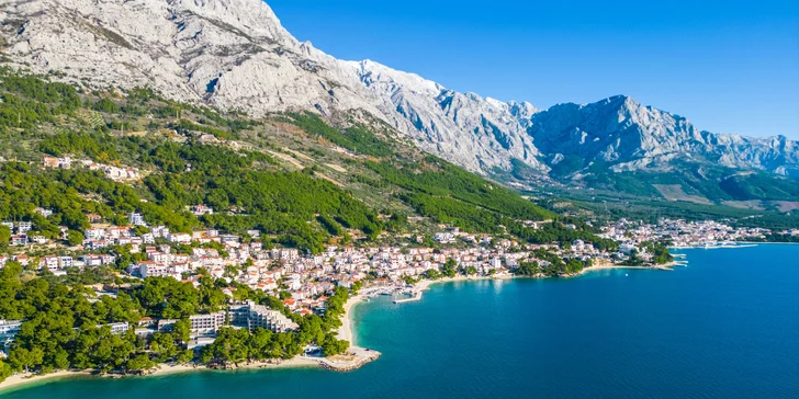 Makarská riviéra: 4* hotel se snídaní, polopenzí či plnou penzí, 3 minuty od pláže
