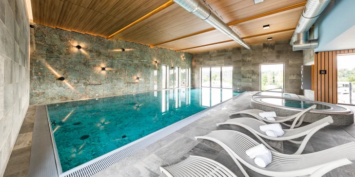 Pobyt v luxusním Panorama Golf Resortu v Posázaví se snídaní i neomezeným vstupem do wellness