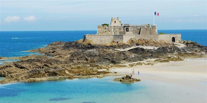 Poznávací zájezd do Normandie vč. hotelu se snídaní a dopravy: památky i koupání
