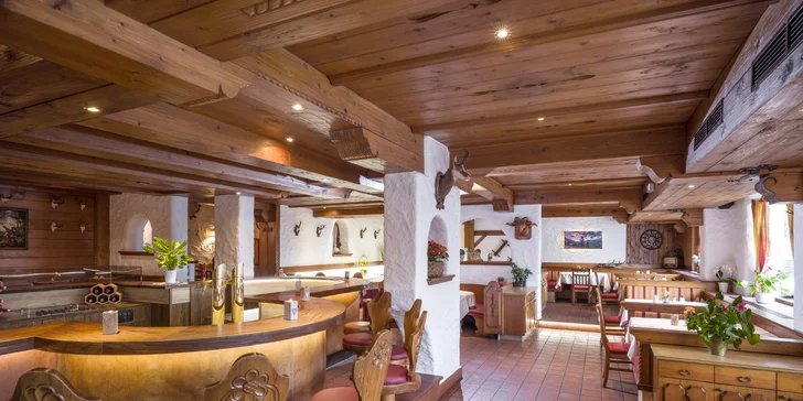 Dovolená v rakouském údolí Zillertal: horský hotel s polopenzí a saunovým světem