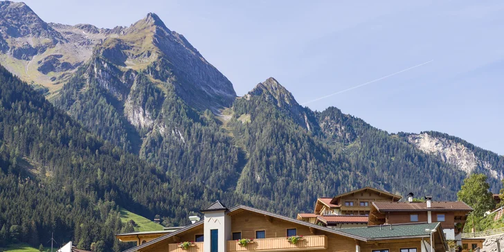 Dovolená v rakouském údolí Zillertal: horský hotel s polopenzí a saunovým světem