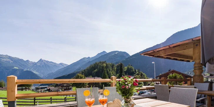 Dovolená v rakouském údolí Zillertal: horský hotel s polopenzí a saunovým světem